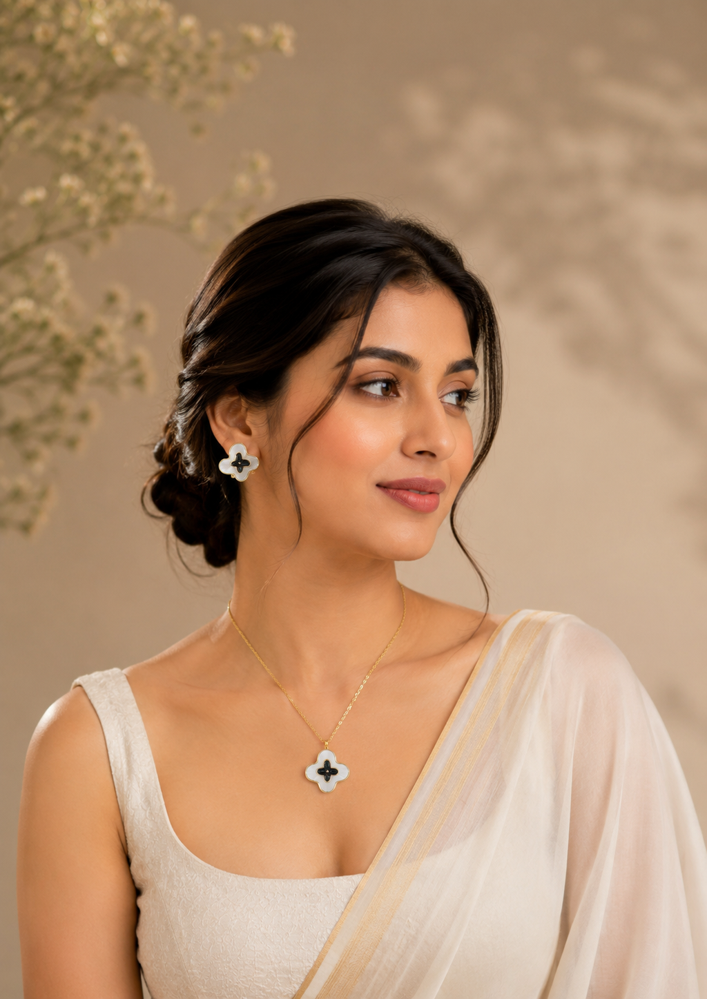 Black & White Clover Necklace & Earrings Set